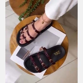 حذاء ZARA