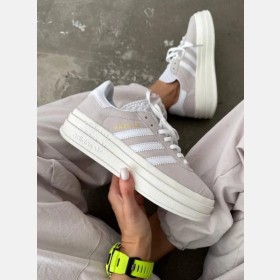 حذاء Adidas