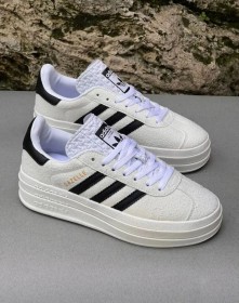 حذاء Adidas